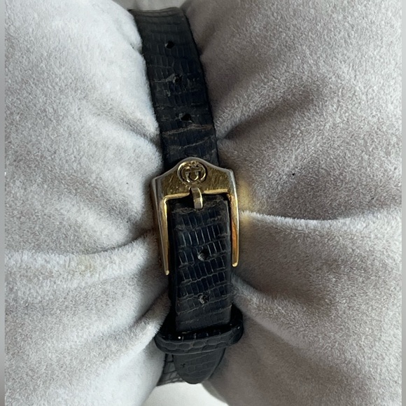 GUCCI “Stacked” black Case Ladies Watch. - Picture 7 of 13